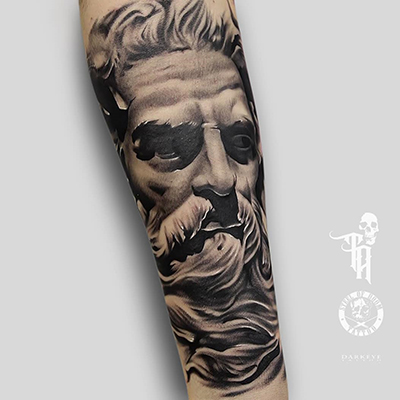 Tatuador en Barcelona Tony Black
